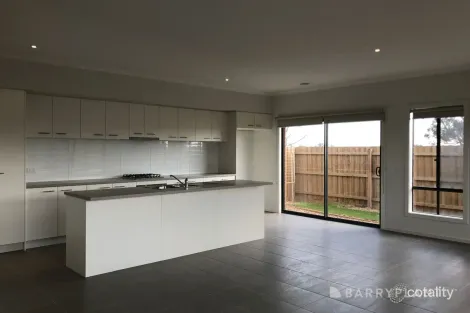 Property photo of 21 Flourish Way Werribee VIC 3030