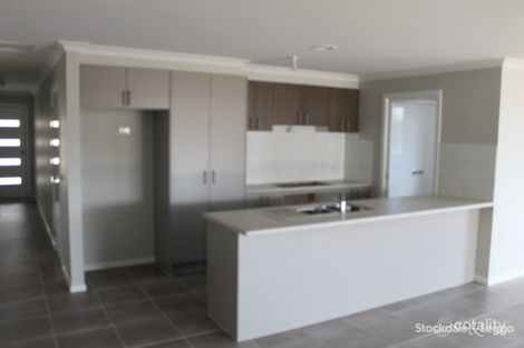 Property photo of 3 Dany Road Pakenham VIC 3810