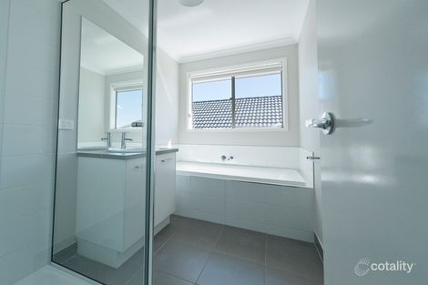 Property photo of 7 Luster Circuit Greenvale VIC 3059