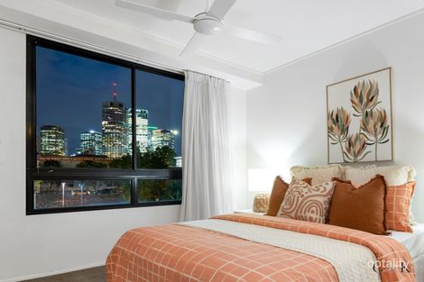 Property photo of 30/15 Goodwin Street Kangaroo Point QLD 4169