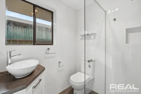 Property photo of 165 Shepherdson Road Parafield Gardens SA 5107