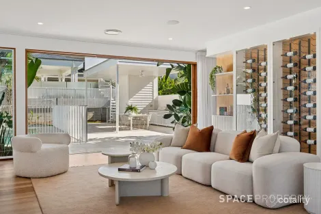 Property photo of 16 Thornbury Street Spring Hill QLD 4000