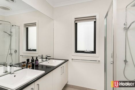 Property photo of 29 Riceflower Rise Wallan VIC 3756