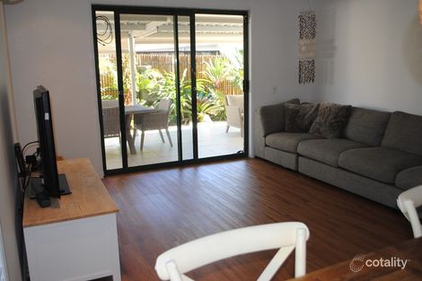 3/8 Ottelia Dr, Elanora, QLD 4221