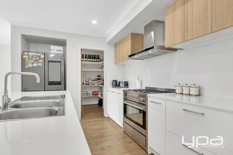 Property photo of 20 Sumar Drive Craigieburn VIC 3064