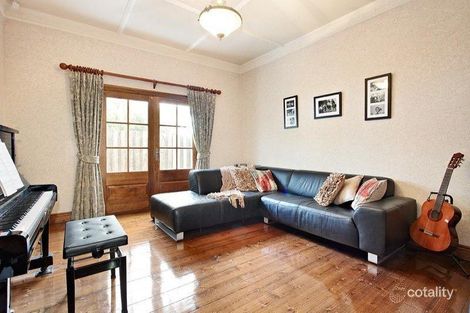 Property photo of 19 Newham Grove Ormond VIC 3204