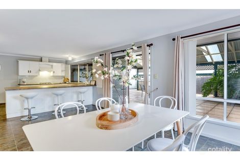 Property photo of 19 Darley Circuit Noarlunga Downs SA 5168