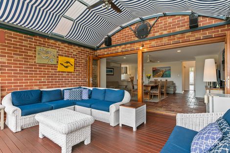 Property photo of 39 Warringah Close Kallaroo WA 6025