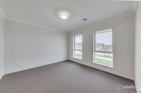 Property photo of 22 Wheelwright Street Clyde North VIC 3978