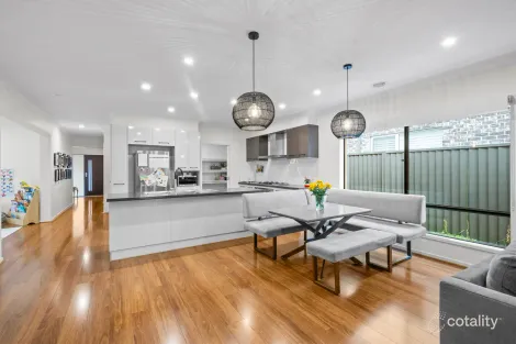 Property photo of 3 Luster Circuit Greenvale VIC 3059