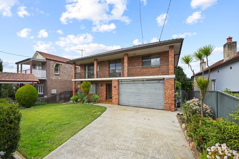 Property photo of 11 Rickard Street Rodd Point NSW 2046