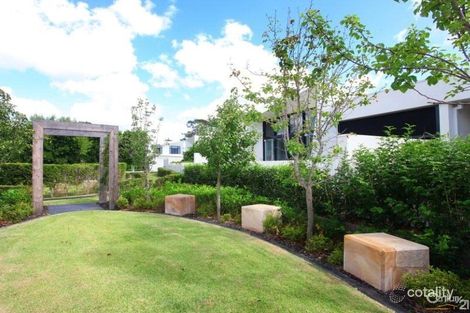 Property photo of 48 Theatre Drive Benowa QLD 4217