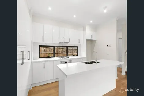 Property photo of 2/20 Yvonne Avenue Croydon South VIC 3136