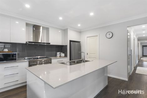 Property photo of 17 Yellowstone Avenue Clyde VIC 3978