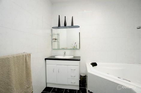 Property photo of 2/294 Jasper Road McKinnon VIC 3204