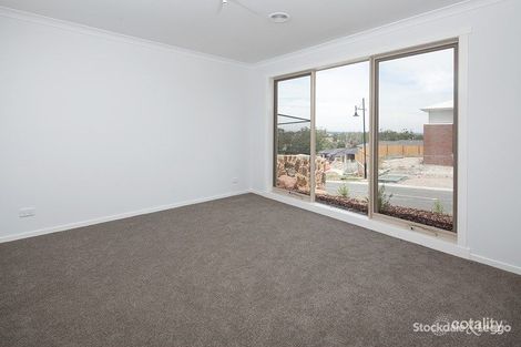 Property photo of 10 Meadowlea Crescent Pakenham VIC 3810