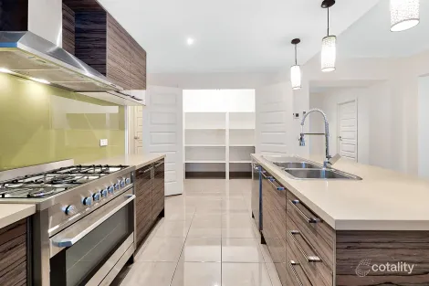 Property photo of 19 Chantenay Parade Cranbourne North VIC 3977