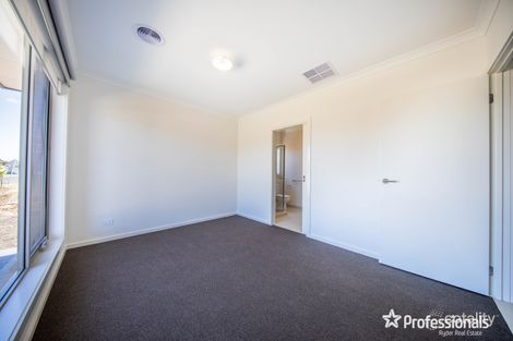 Property photo of 22 Scorpio Road Weir Views VIC 3338