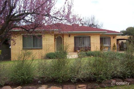 Property photo of 2 Tinga Crescent Kooringal NSW 2650