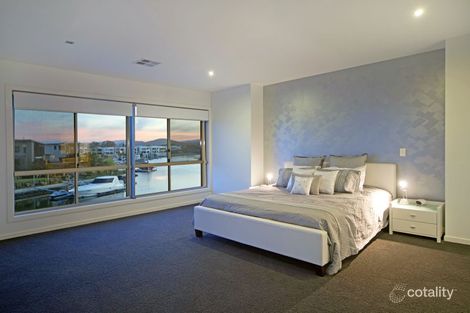 Property photo of 47 Harbourvue Court Helensvale QLD 4212