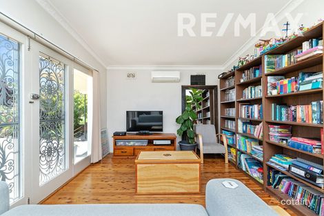 Property photo of 35 White Avenue Kooringal NSW 2650