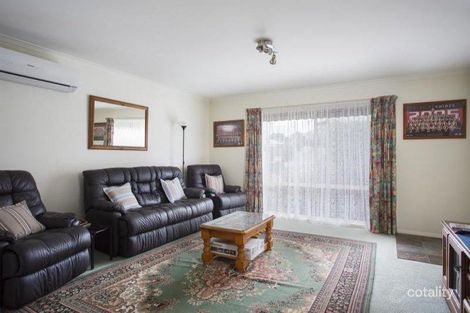 Property photo of 14 Derby Grove Flora Hill VIC 3550