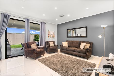 Property photo of 4 Robe Court Seaford Rise SA 5169