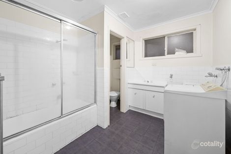 Property photo of 2/11 Burns Avenue Clayton South VIC 3169