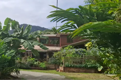 Property photo of 14-16 Pelizzari Close Redlynch QLD 4870