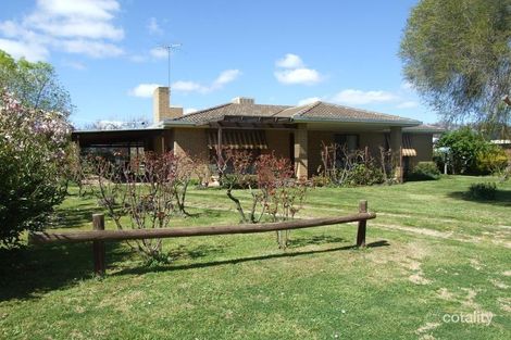 82 King St, Oxley, VIC 3678