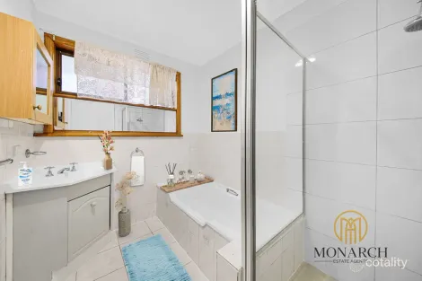 Property photo of 40 Purinuan Road Reservoir VIC 3073