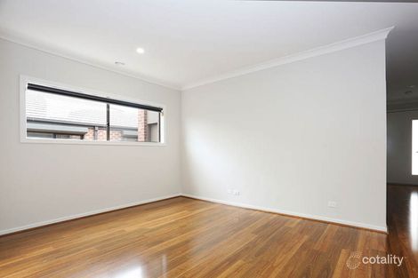 Property photo of 16 Opal Street Cobblebank VIC 3338