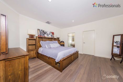 Property photo of 27 Pyrmont Terrace Taylors Hill VIC 3037