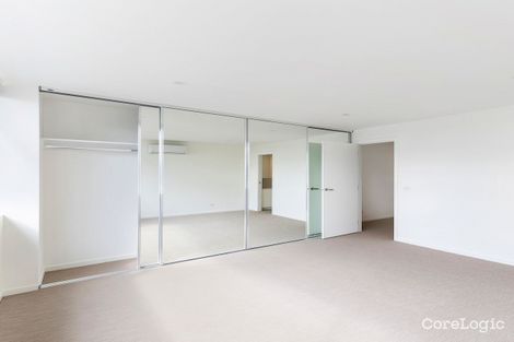 Property photo of 27 Sharp Circuit Mill Park VIC 3082