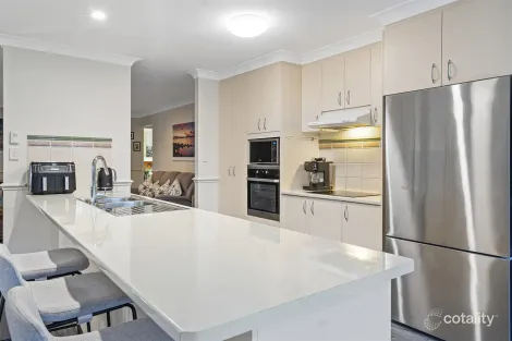 Property photo of 5 Auburn Place Forest Lake QLD 4078