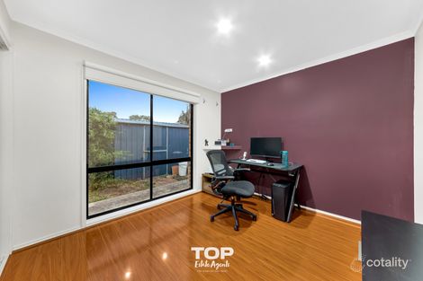 Property photo of 14 Gowrie Place Cranbourne West VIC 3977