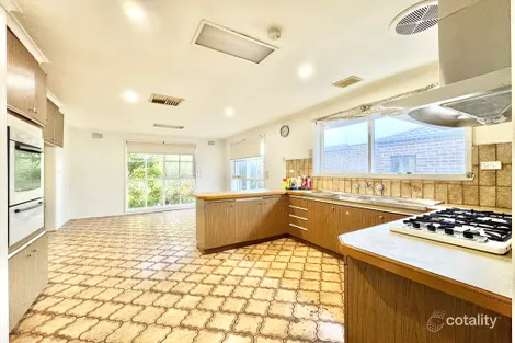 Property photo of 17 Howe Avenue Dandenong North VIC 3175