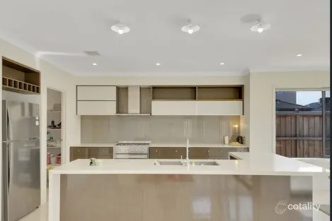 Property photo of 5 Fordham Road Point Cook VIC 3030