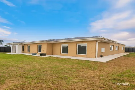 2 Ayesha Ave, Melton South, VIC 3338