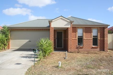 Property photo of 4 Hinchinbrook Close Caroline Springs VIC 3023
