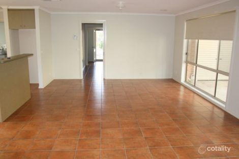 Property photo of 4 Hinchinbrook Close Caroline Springs VIC 3023
