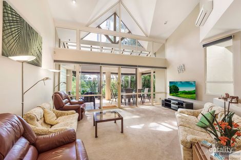 4/125 Santa Cruz Bvd, Clear Island Waters, QLD 4226