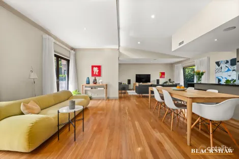 Property photo of 17 Arthur Circle Forrest ACT 2603