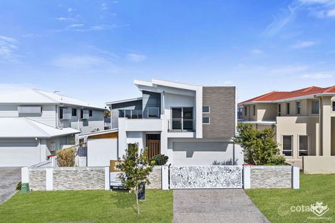 14 Lakeview Bvd, Mermaid Waters, QLD 4218