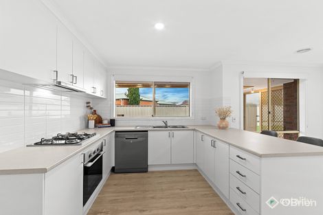 Property photo of 7 Bunya Close Caroline Springs VIC 3023