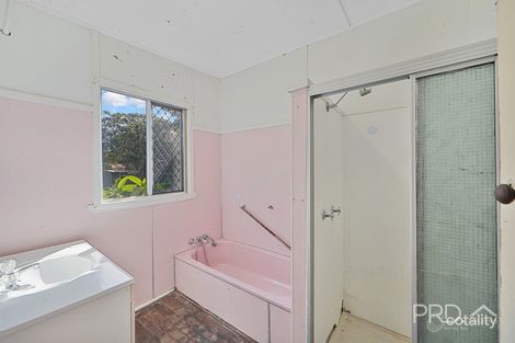 Property photo of 27 King Street Urangan QLD 4655
