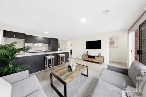 Property photo of 9 David Circuit Hillside VIC 3037