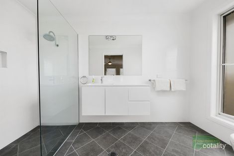 Property photo of 13 Dillon Drive Kelso NSW 2795