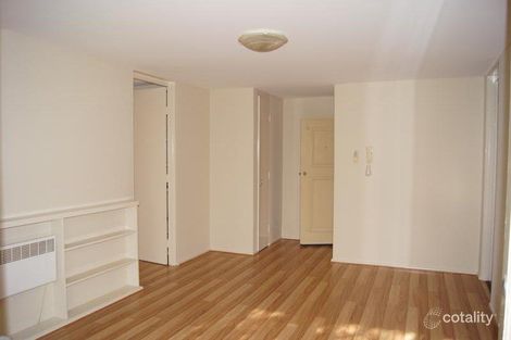 Property photo of 4/11-13 Farnham Court Flemington VIC 3031