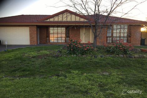 Property photo of 46 Chittenup Bend Sydenham VIC 3037